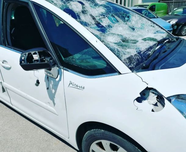 Riparazione danni da grandine con tecnica levabolli